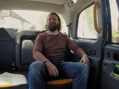 Billy King poppt im Fake Taxi