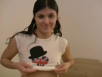 Teencasting mit Fingern und POV Blowjob