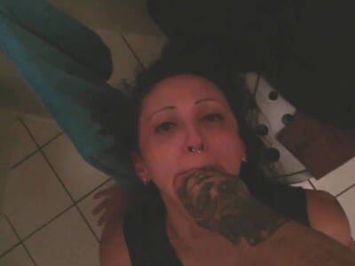 Deutsche wird brutal in ihr Maul gefickt