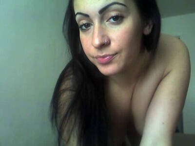 Naomi zeigt beim Privatsolo ihre gepflegte Spalte