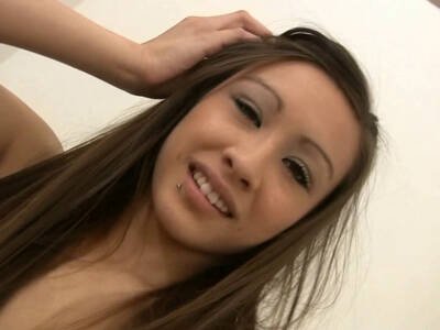 Ariel Rose macht einen erotischen Lapdance