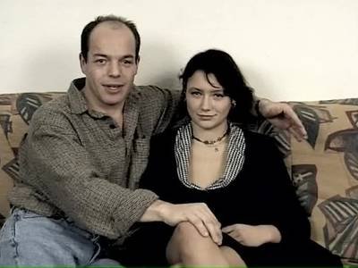 Junge Deutsche lässt sich auf der Castingcouch vernaschen