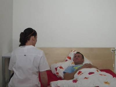 Patient darf deutsche Krankenschwester vögeln und ihr ins Gesicht spritzen