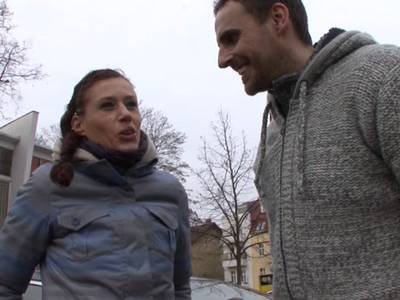 Für 300 Euro kommt die Deutsche zum Sexvideo Dreh mit